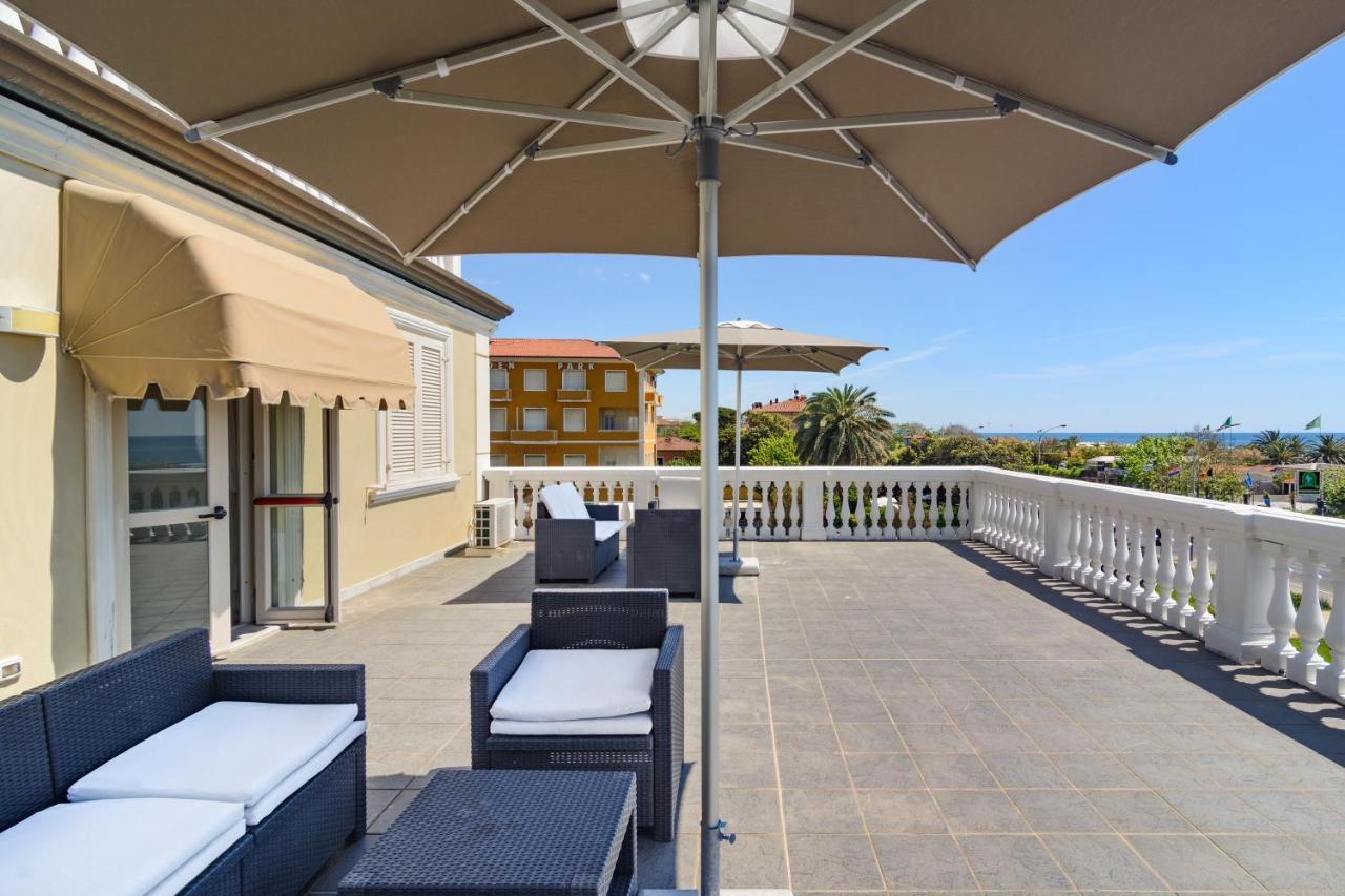 Hotel Coluccini Marina di Pietrasanta Exteriör bild