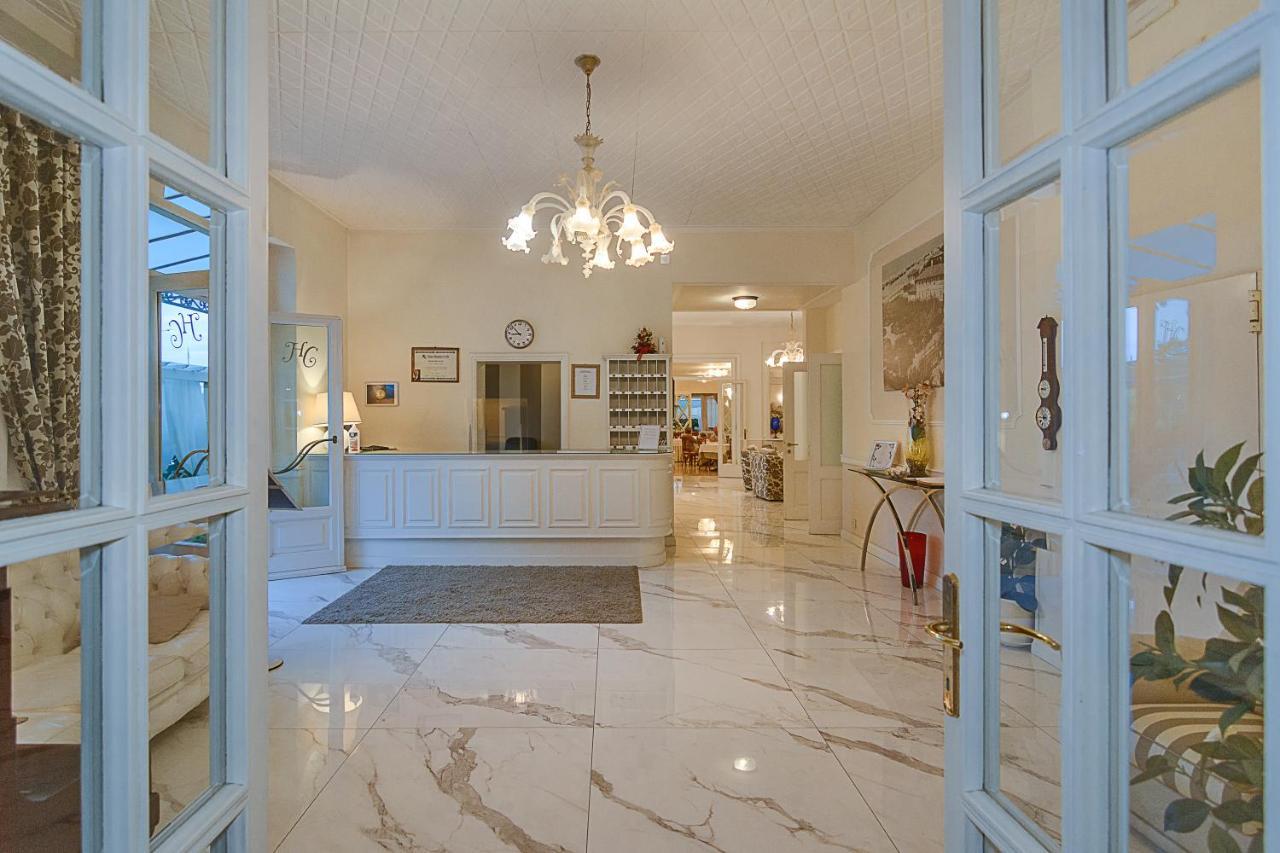 Hotel Coluccini Marina di Pietrasanta Exteriör bild