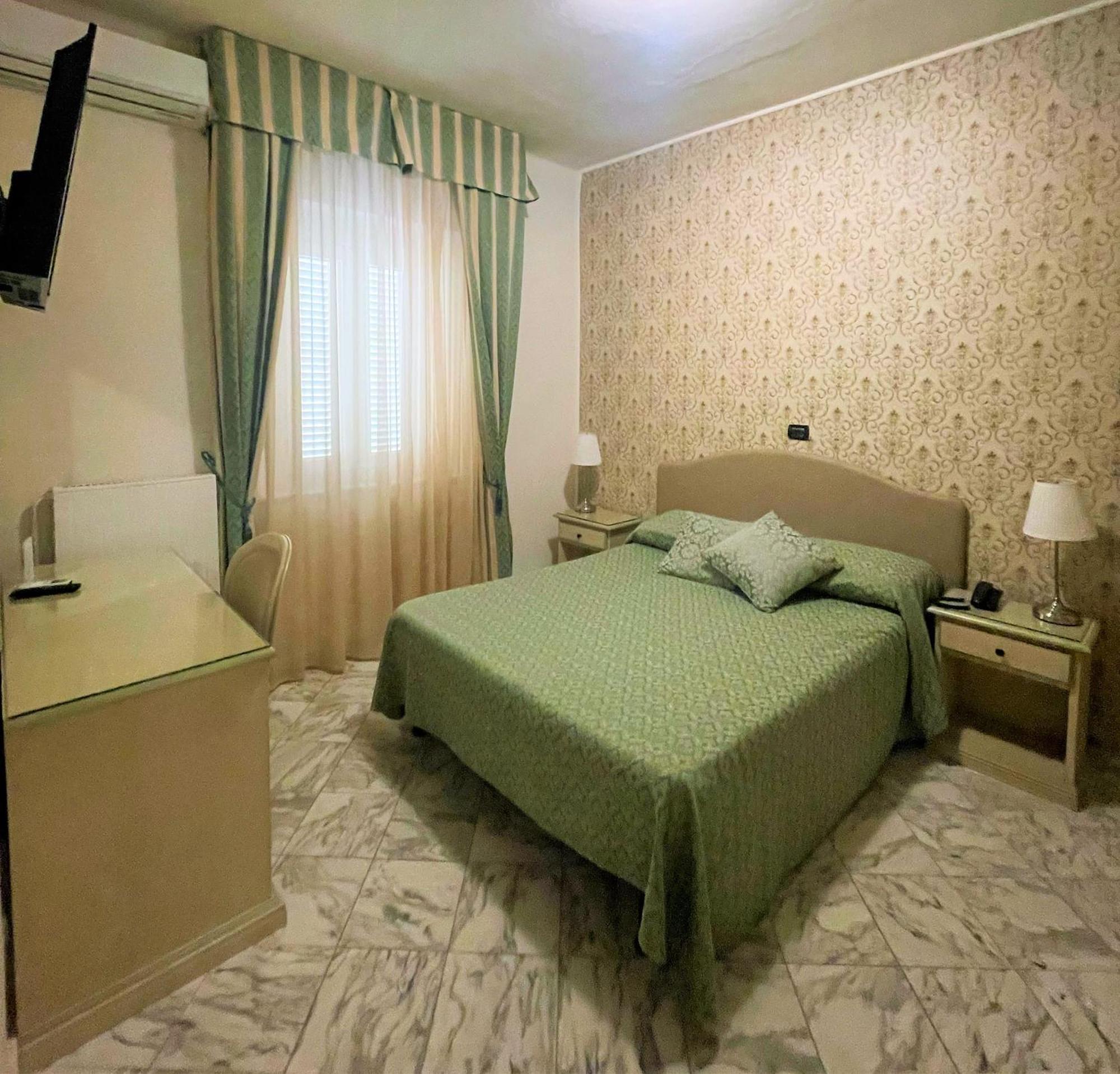 Hotel Coluccini Marina di Pietrasanta Exteriör bild