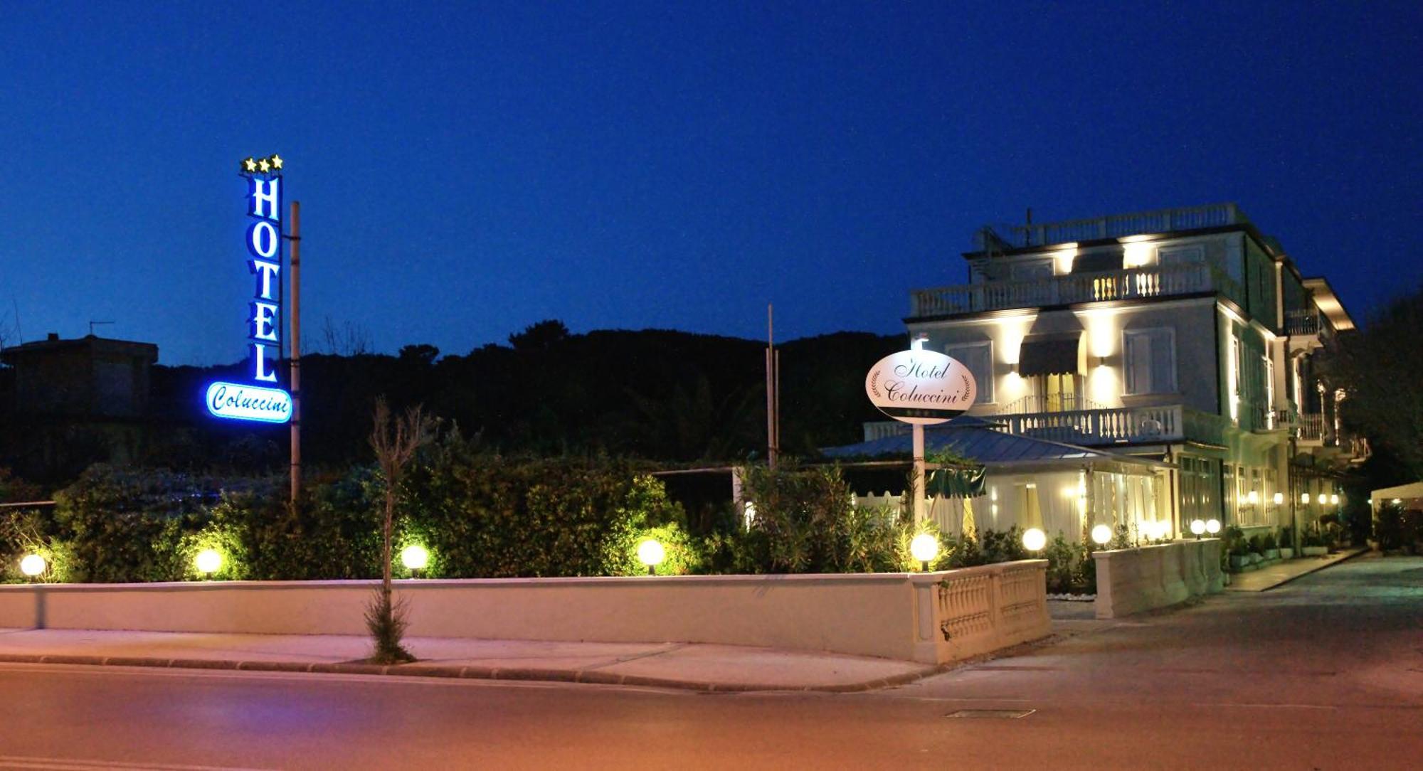Hotel Coluccini Marina di Pietrasanta Exteriör bild