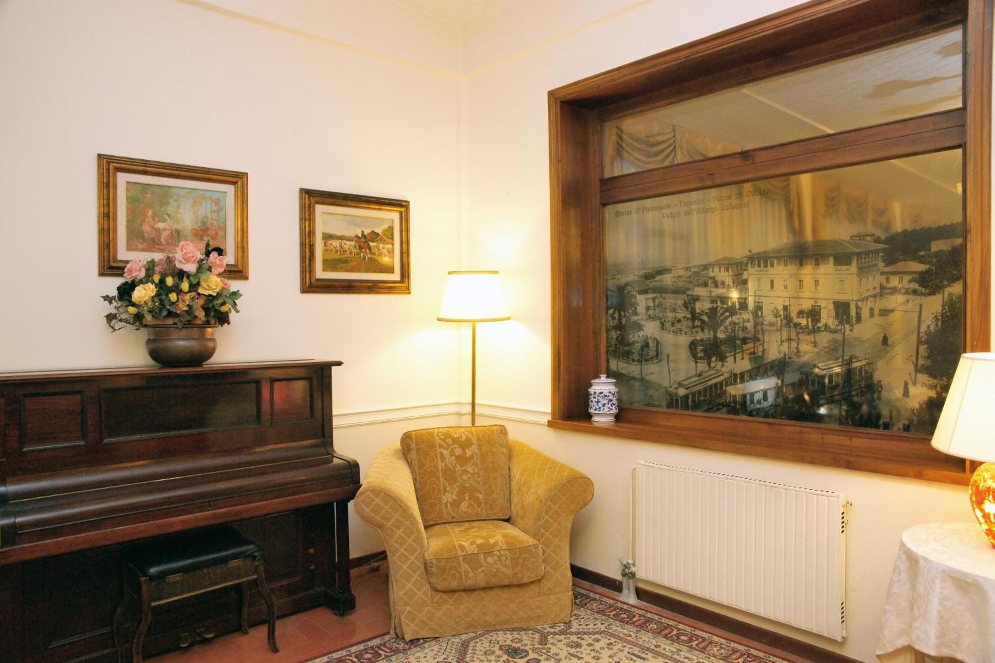 Hotel Coluccini Marina di Pietrasanta Exteriör bild