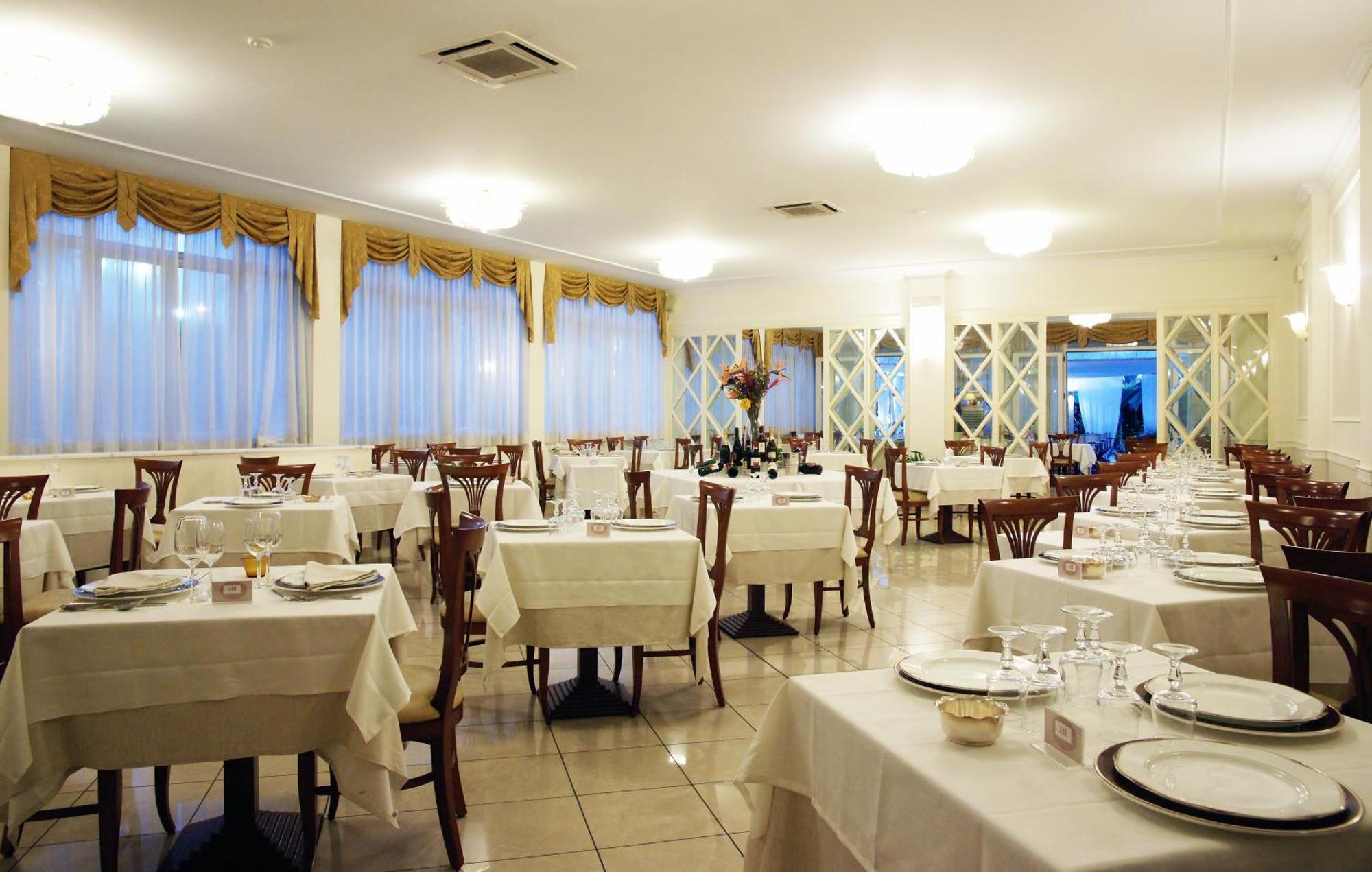 Hotel Coluccini Marina di Pietrasanta Exteriör bild