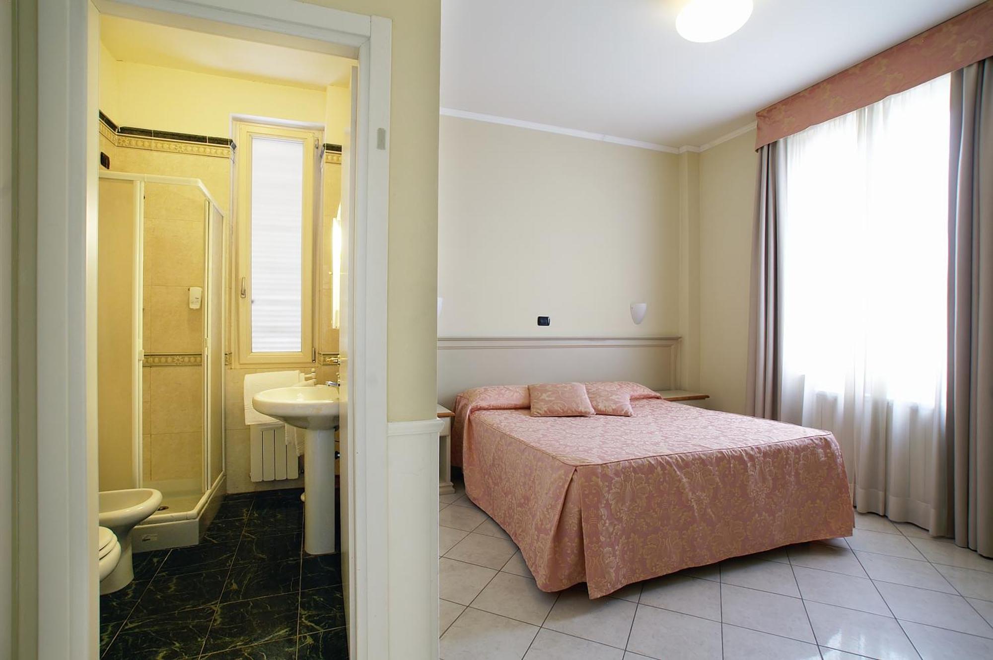 Hotel Coluccini Marina di Pietrasanta Exteriör bild