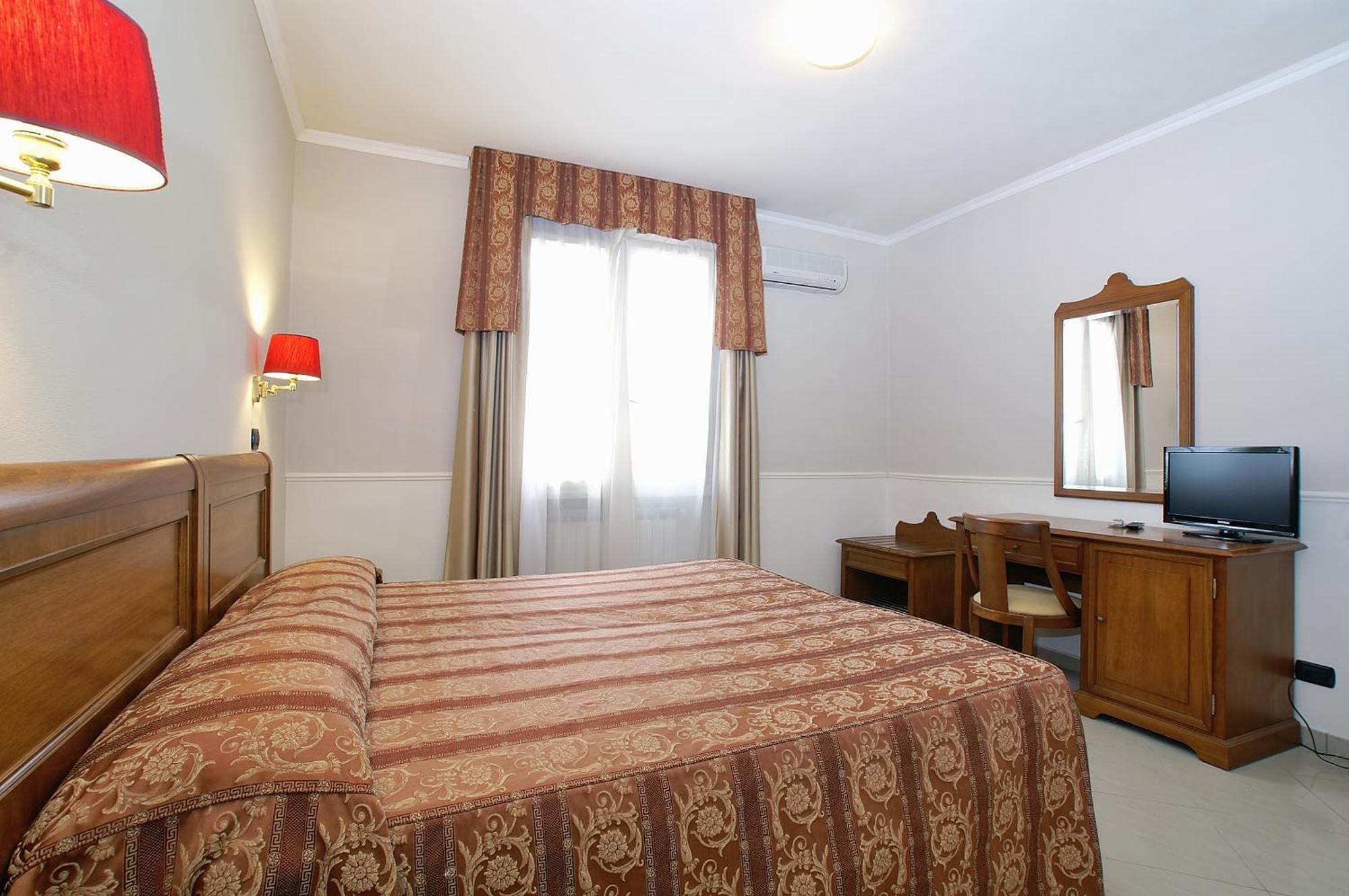 Hotel Coluccini Marina di Pietrasanta Exteriör bild