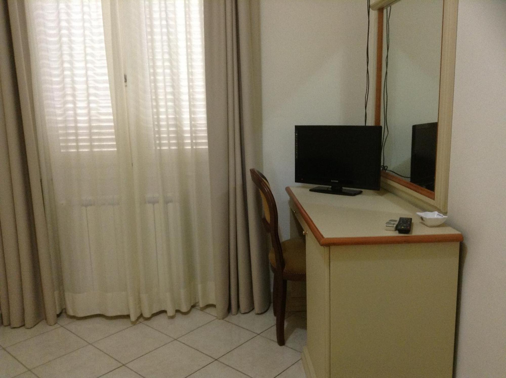 Hotel Coluccini Marina di Pietrasanta Rum bild