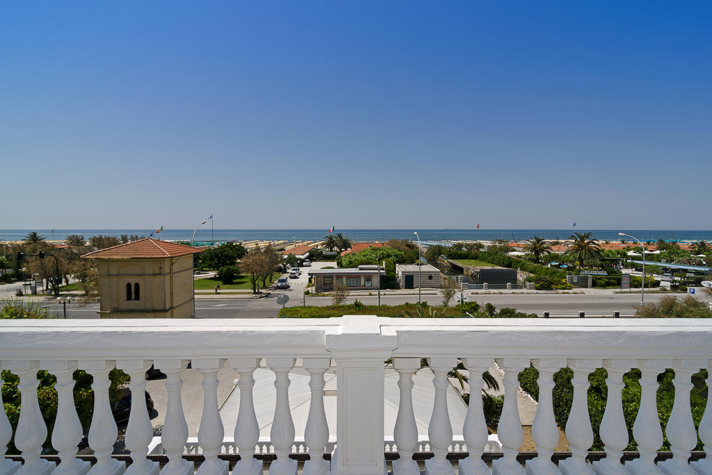 Hotel Coluccini Marina di Pietrasanta Exteriör bild