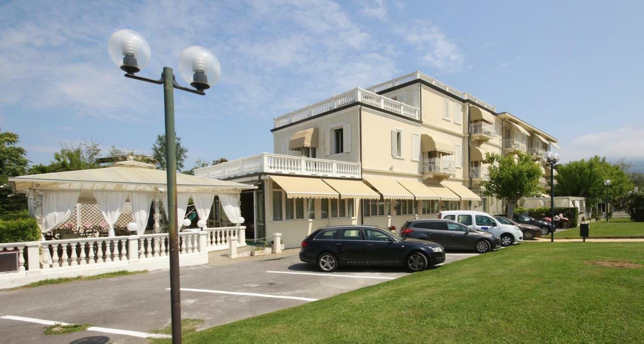 Hotel Coluccini Marina di Pietrasanta Exteriör bild